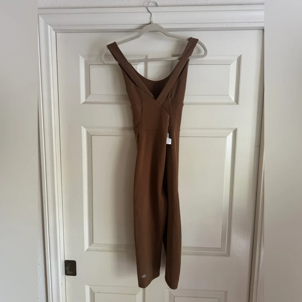 Airbrush Physique Onesie from ALO in cinnamon brown - Picture 7 of 11